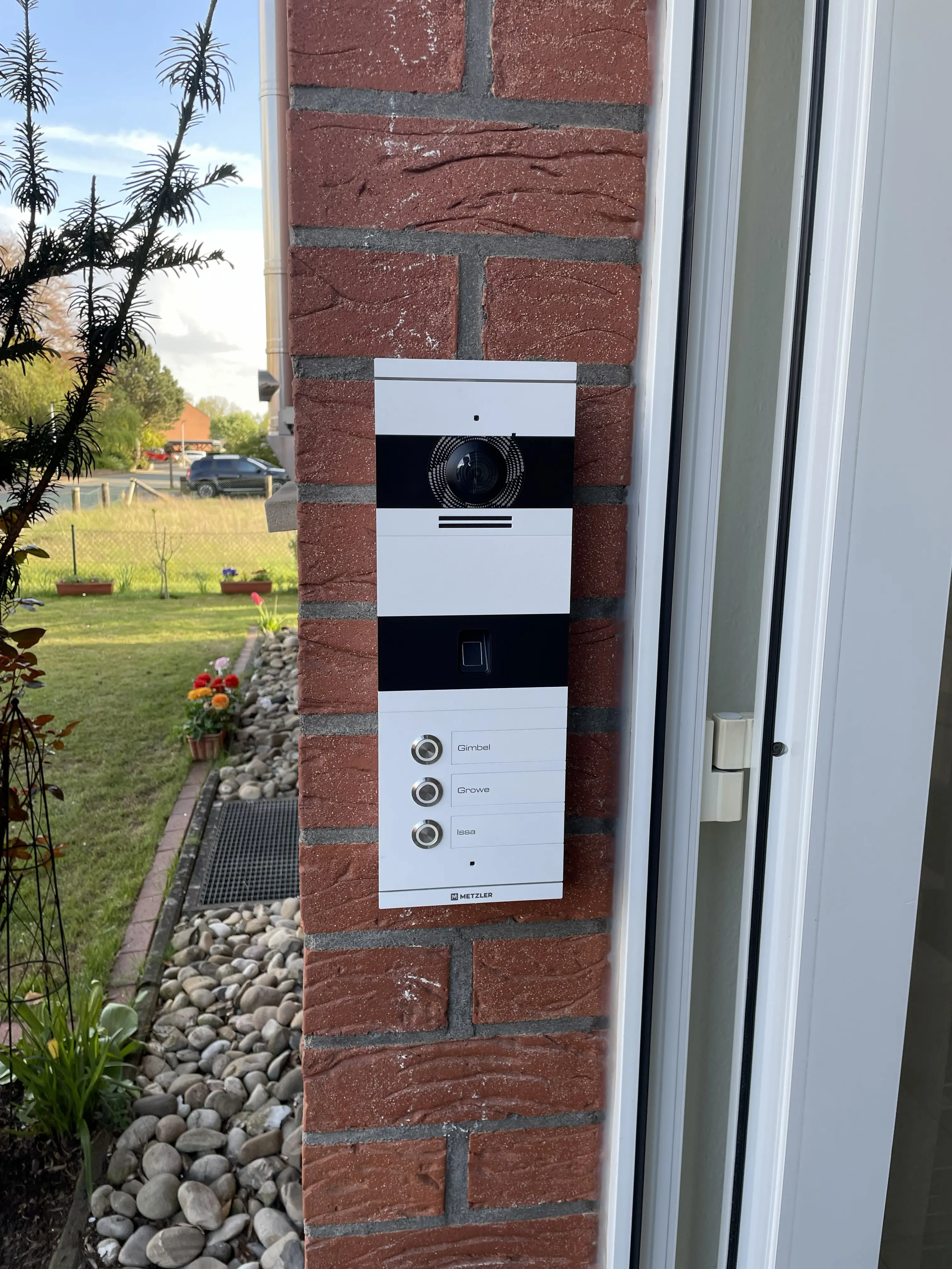 Installierte Videosprechanlage mit Smart-Home-Anbindung